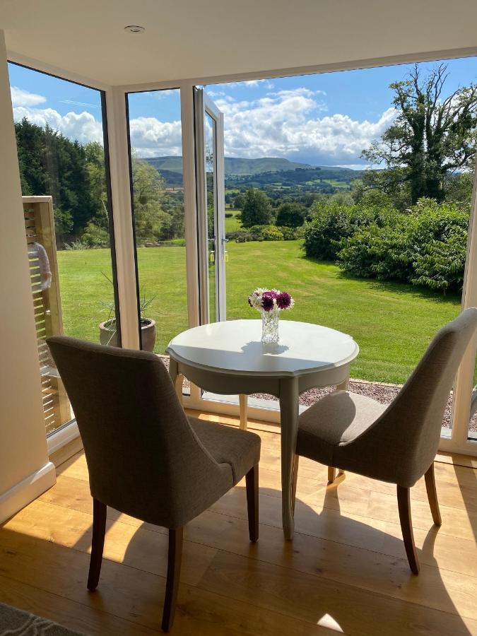 Cwmbach Lodge Luxury B&B Glasbury Exterior photo